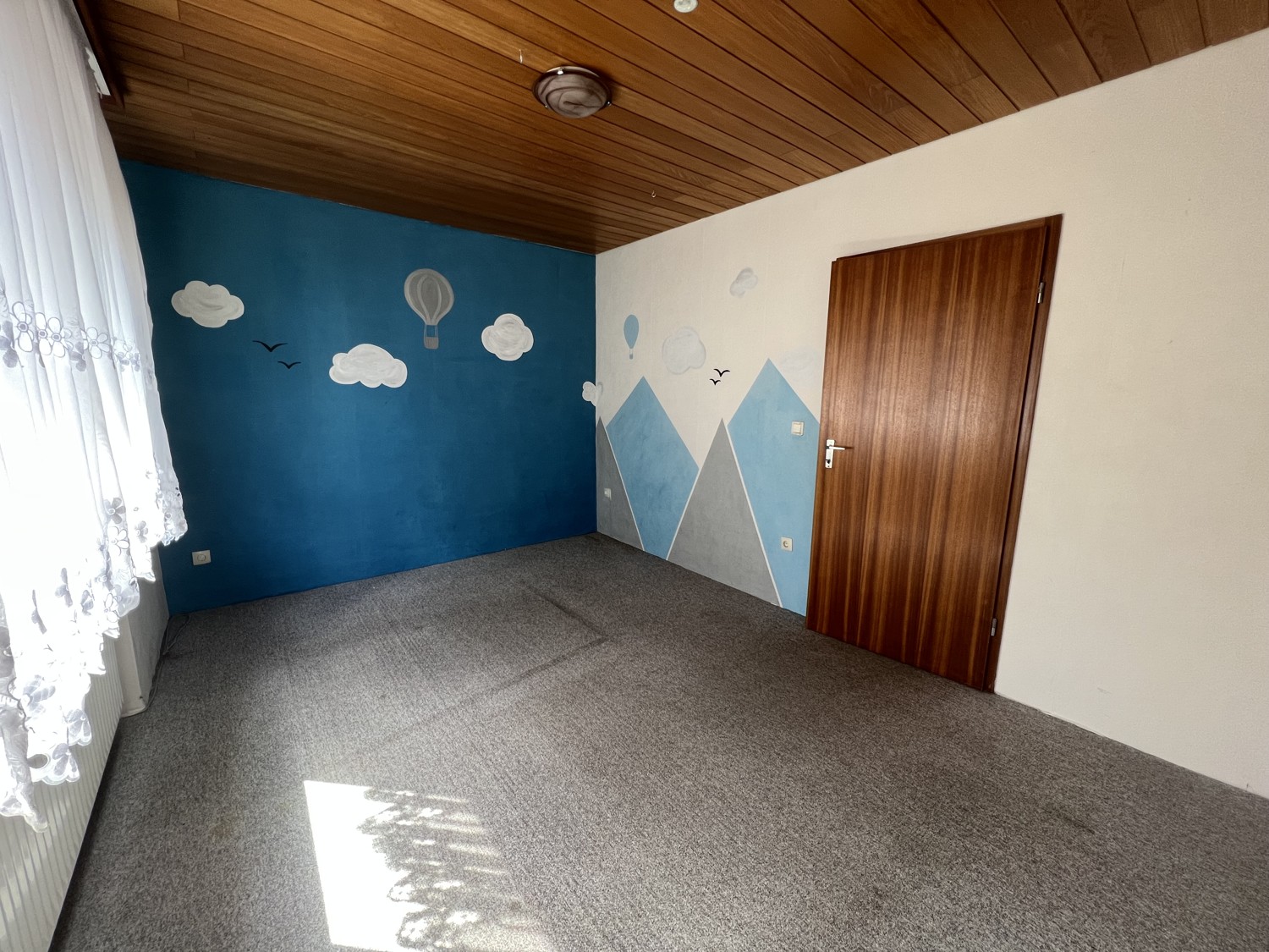 EG: Kinderzimmer/Büro
