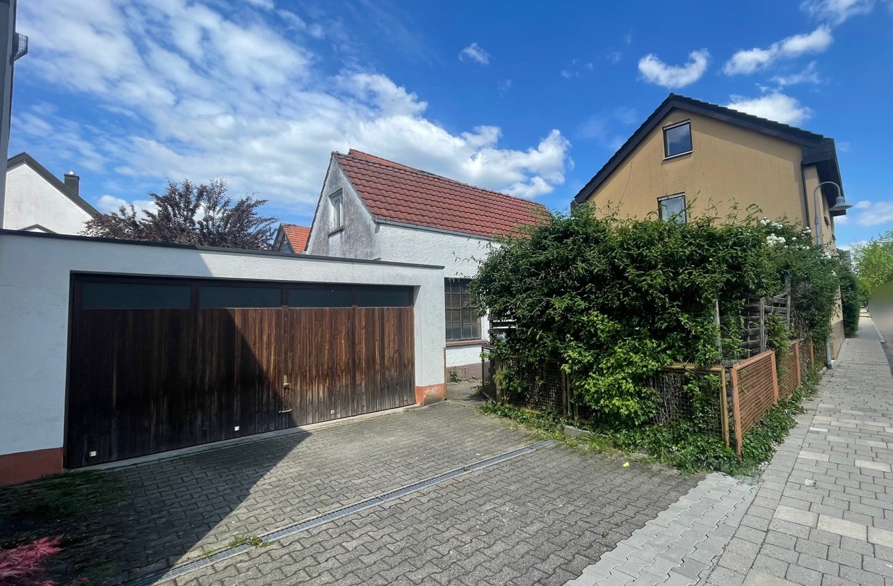 Doppelgarage & Haus