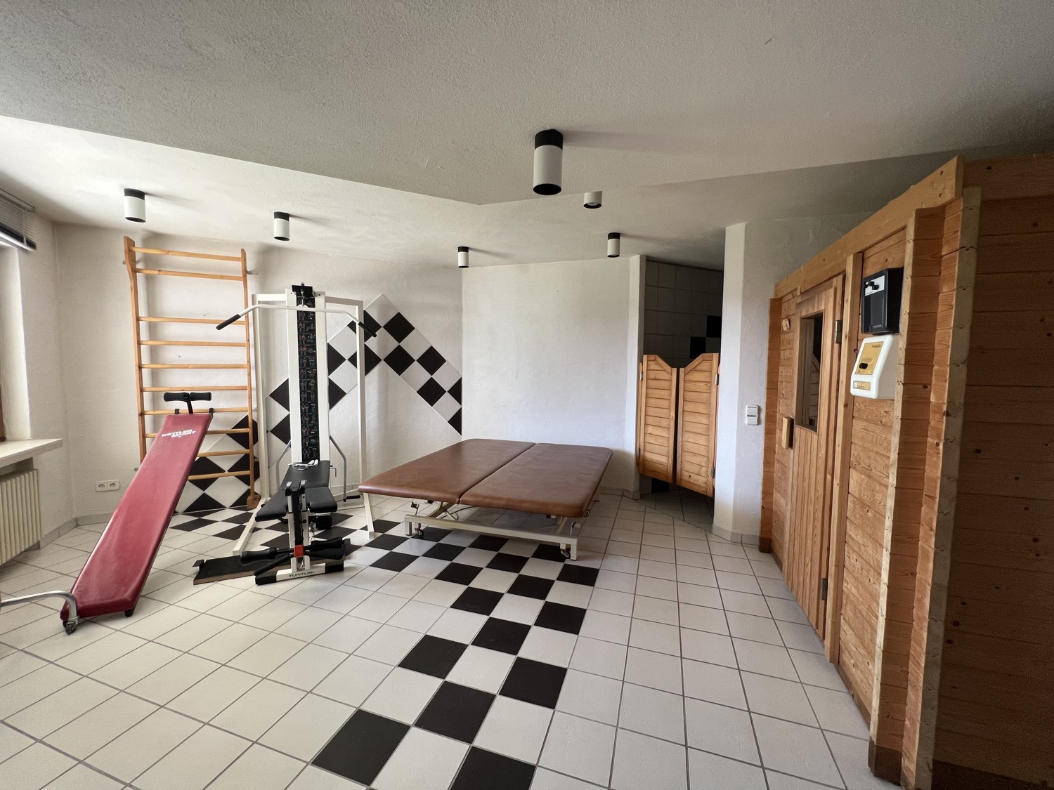 UG: Sauna/Dusche/Sport