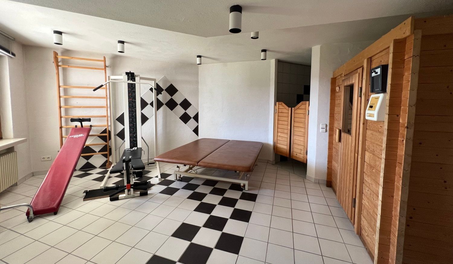 UG: Sauna/Dusche/Sport
