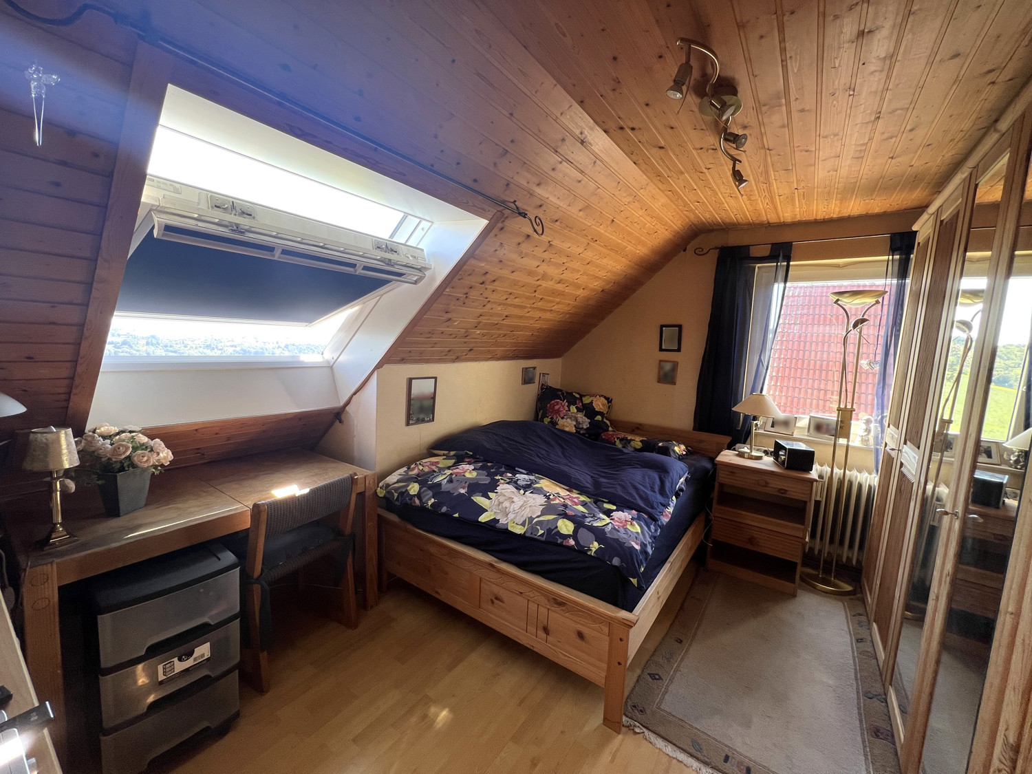 DG: Schlafzimmer 1