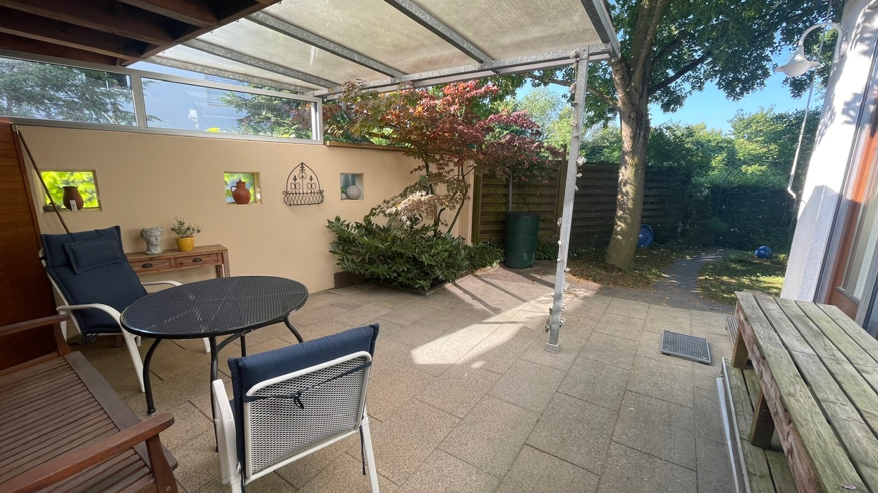 überdachte Terrasse