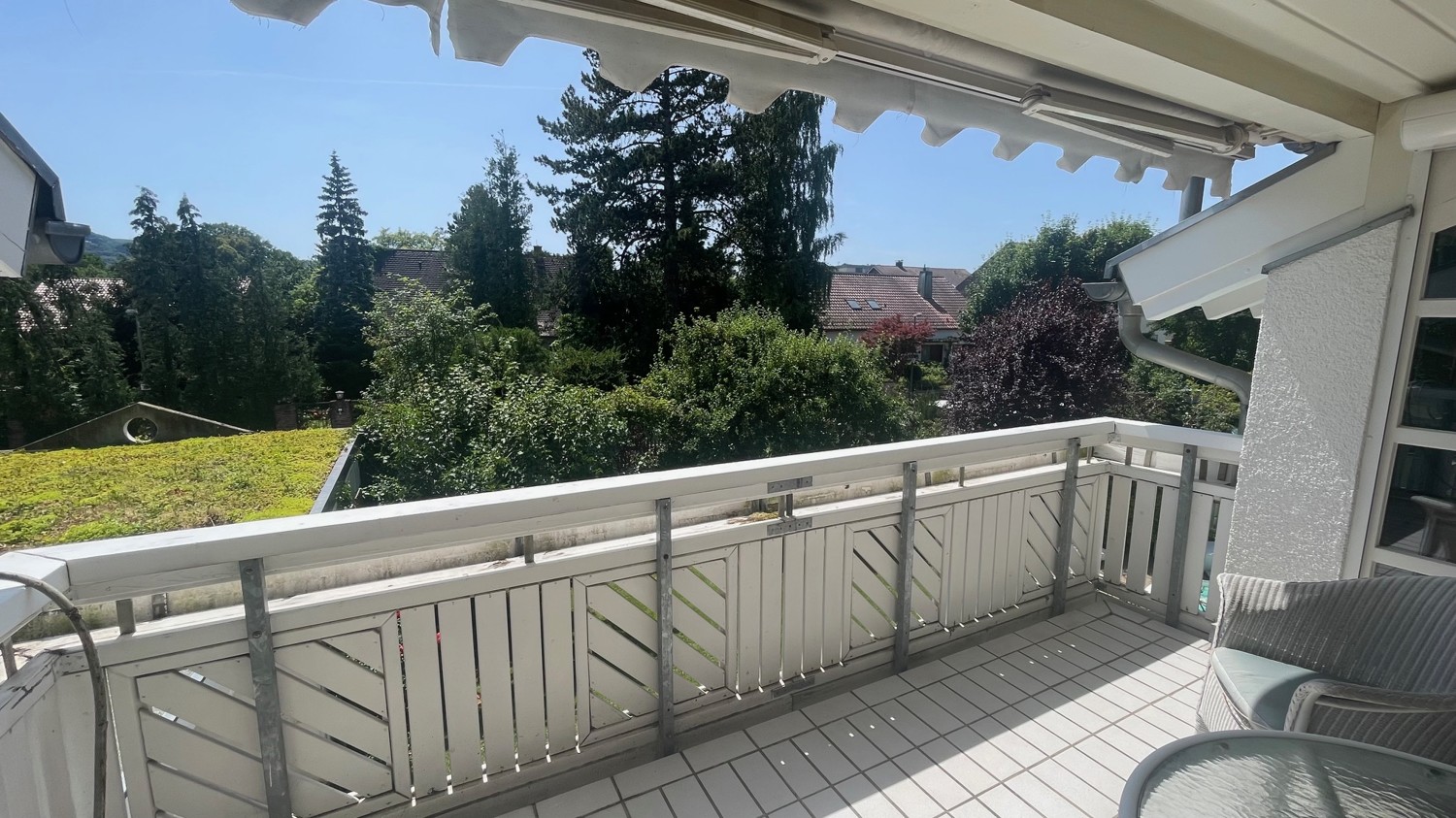 OG: Balkon mit Markise