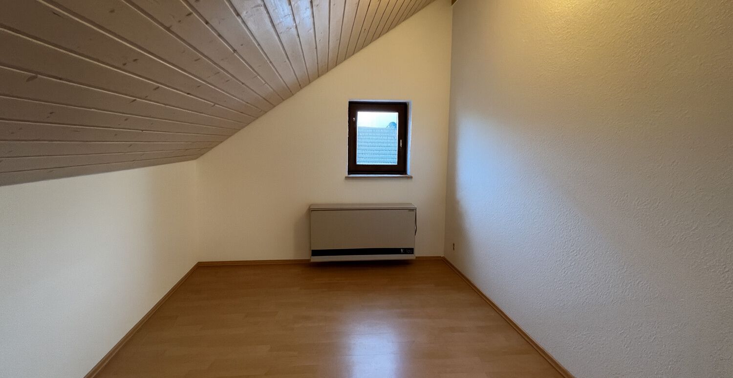 Schlafzimmer 2 mit KI geleert