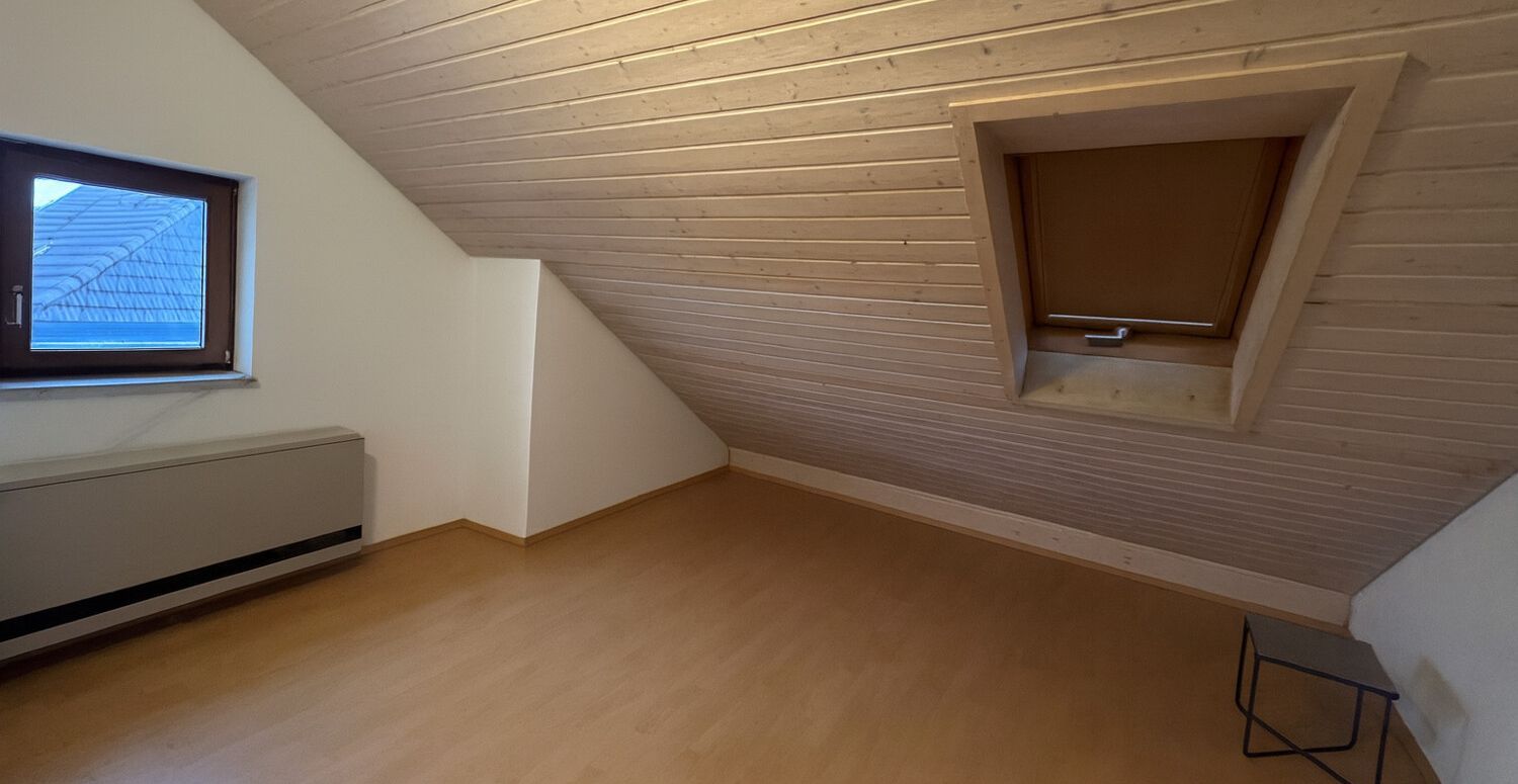 Schlafzimmer 3 mit KI geleert