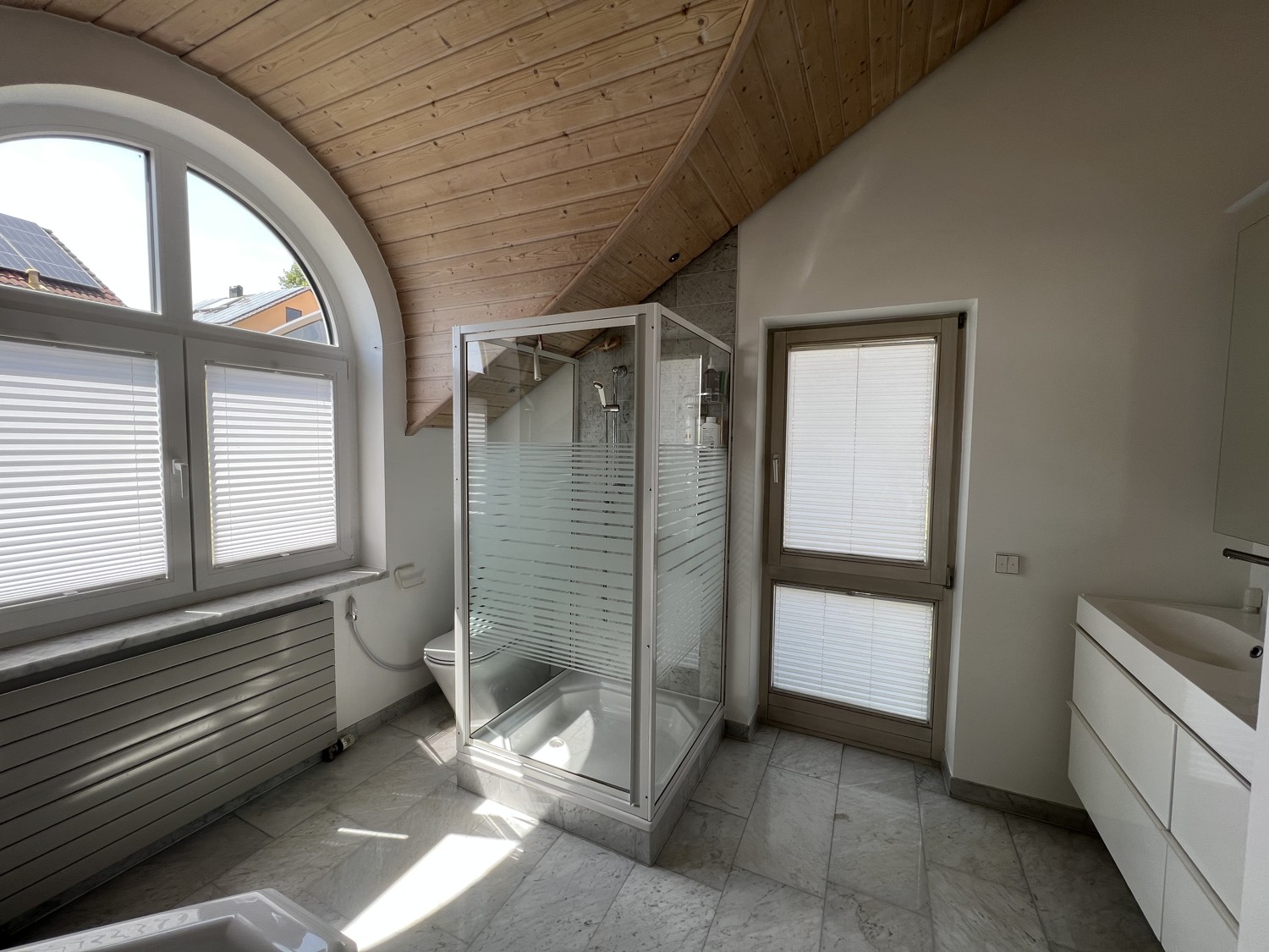 OG: Badezimmer 1