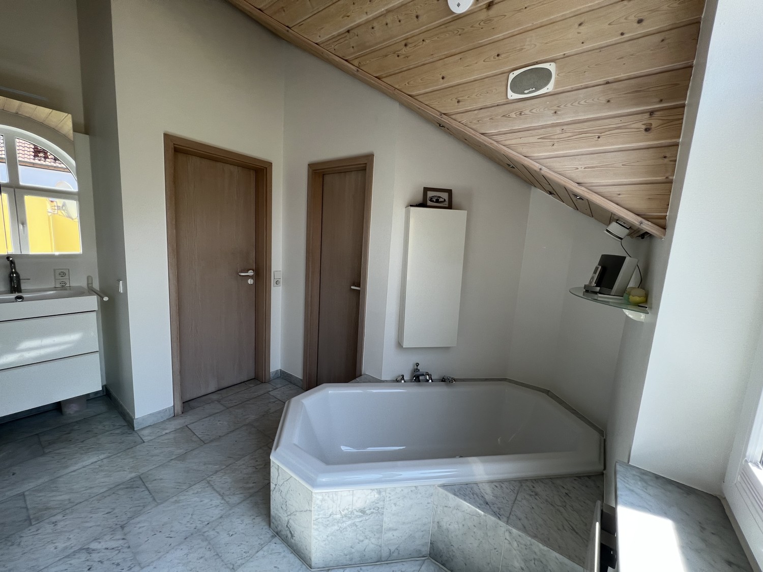 OG: Badezimmer 1