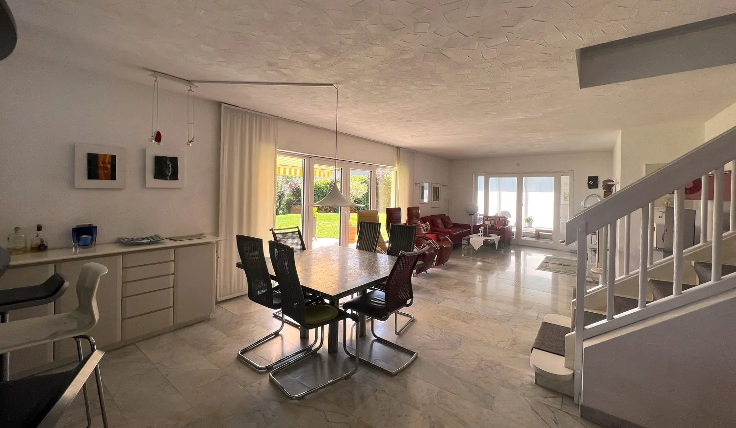 EG: Wohn und Essbereich