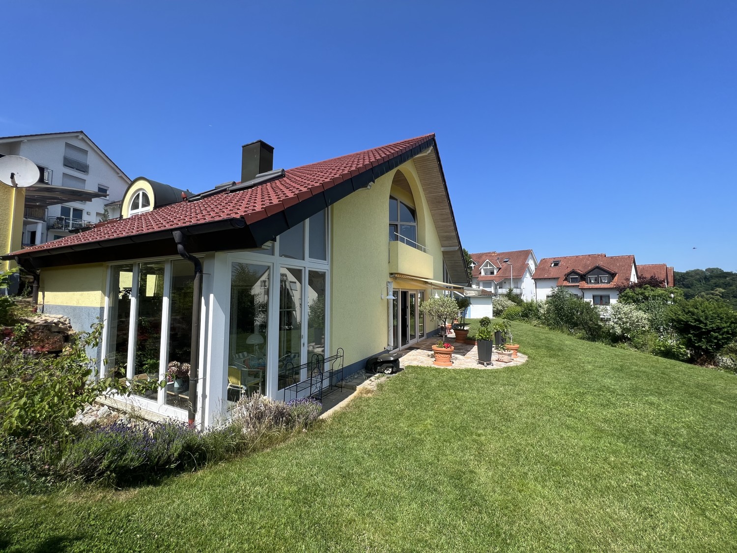 Garten mit Terrasse
