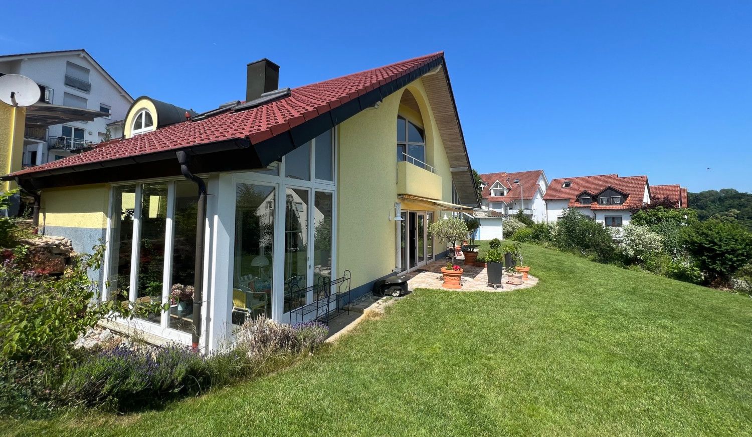 Garten mit Terrasse