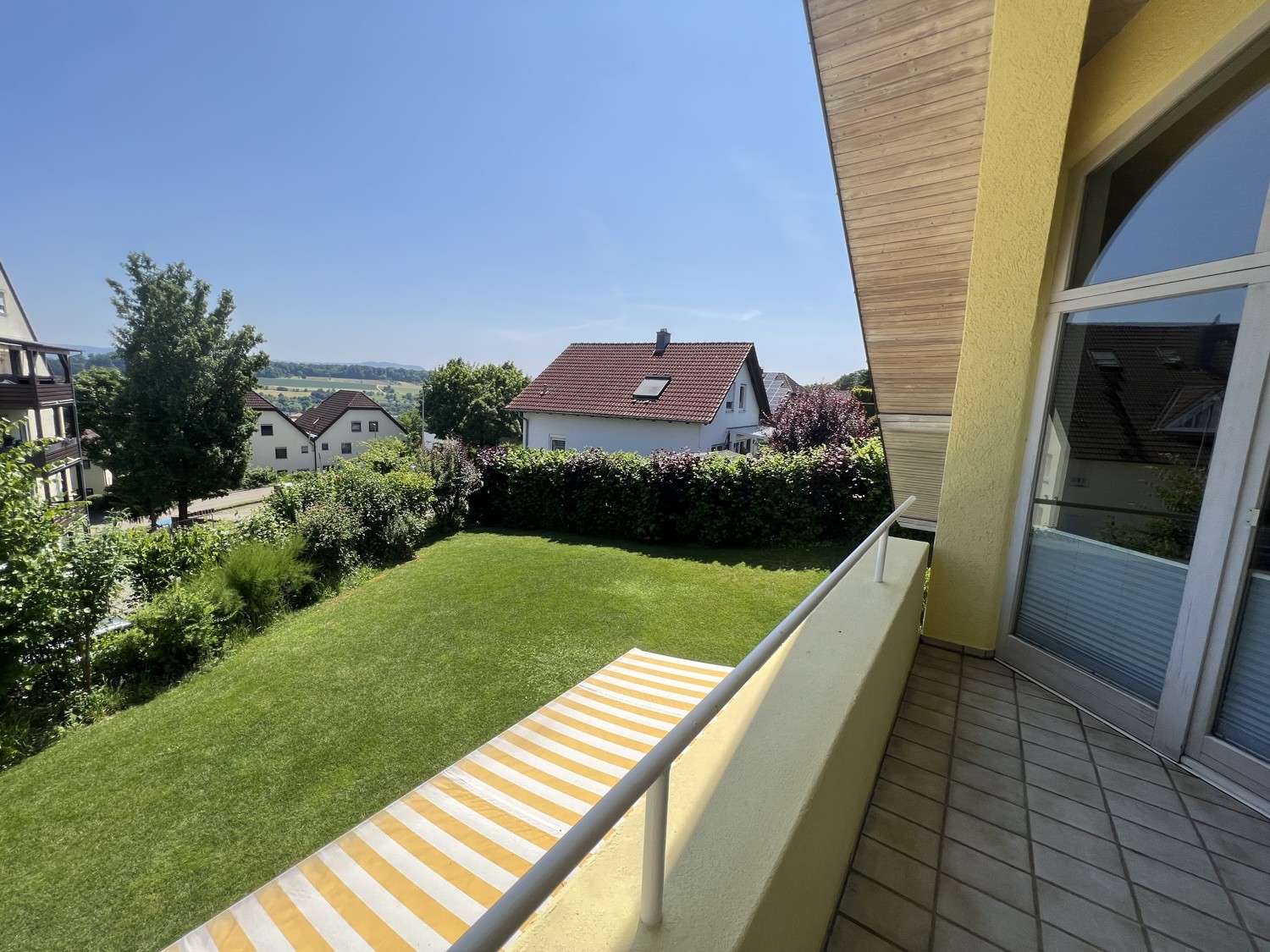 OG: Balkonblick in den Garten