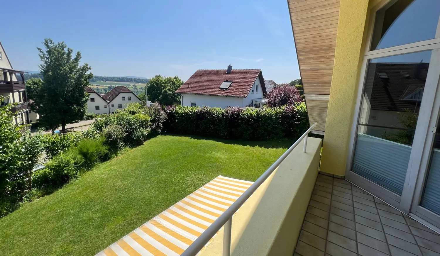 OG: Balkonblick in den Garten