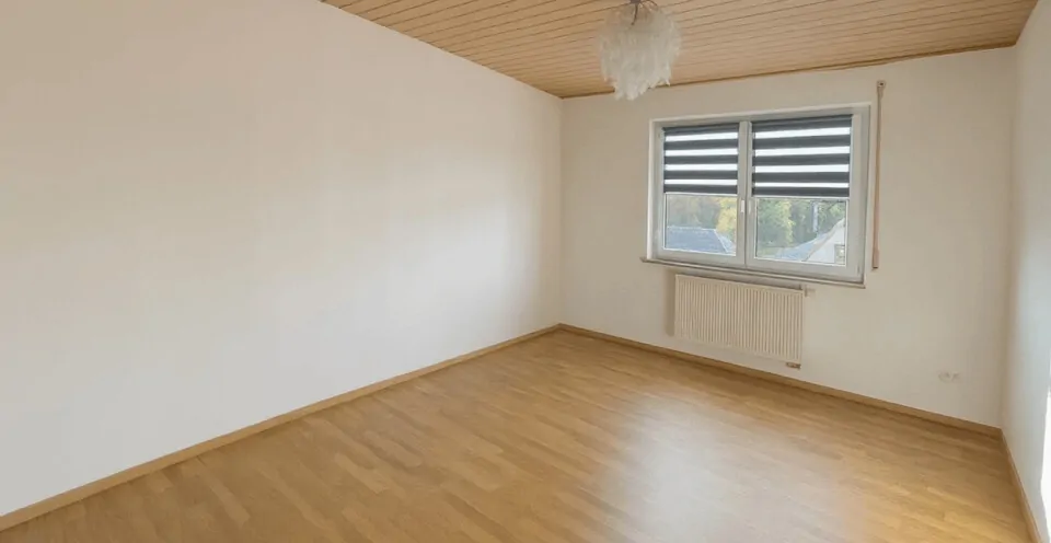 Schlafzimmer 1 - mit KI geleert