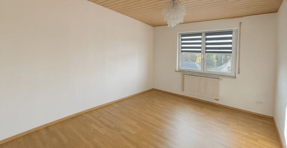 Schlafzimmer 1 - mit KI geleert