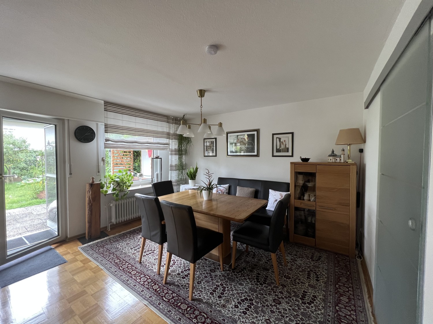 EG: Wohn- und Esszimmer