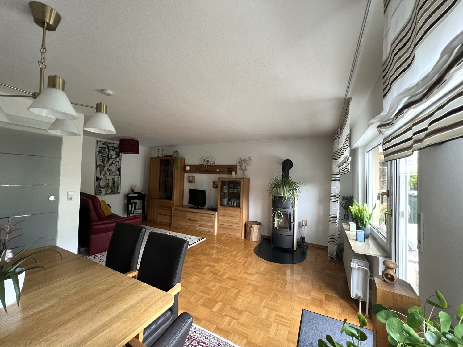 EG: Wohn- und Esszimmer