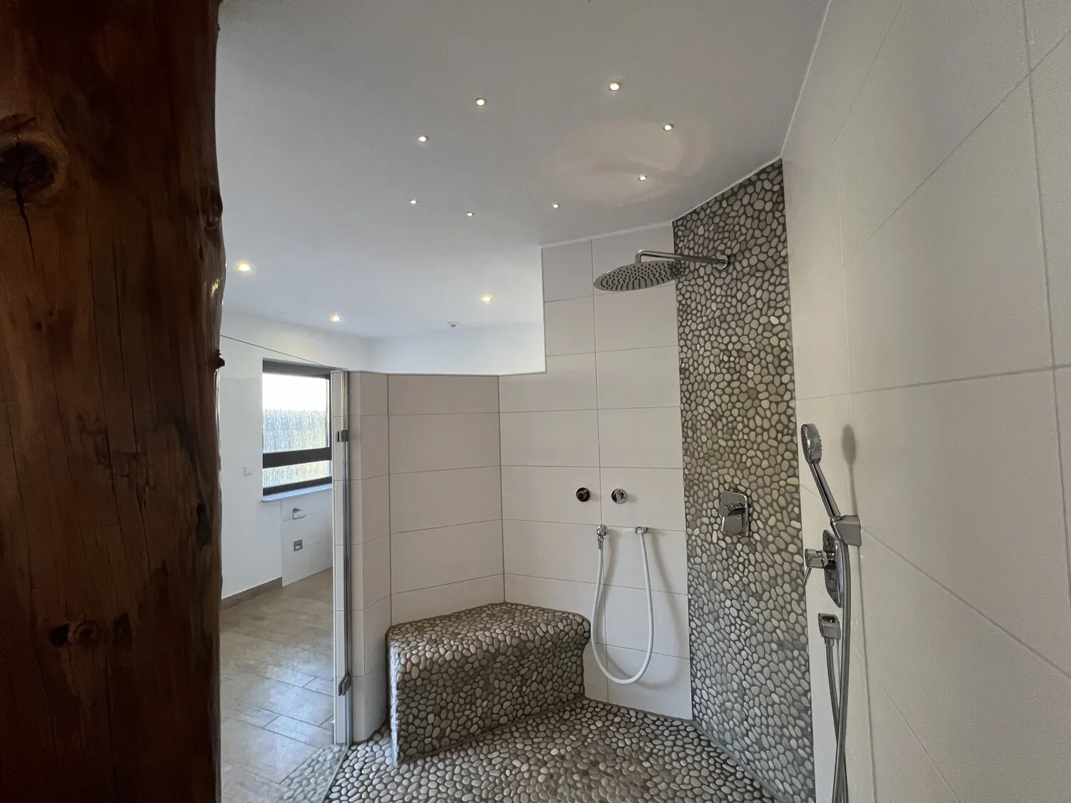 Design-Duschbereich (EG)