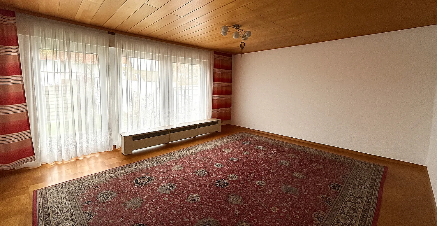 Wohnzimmer mit KI geleert