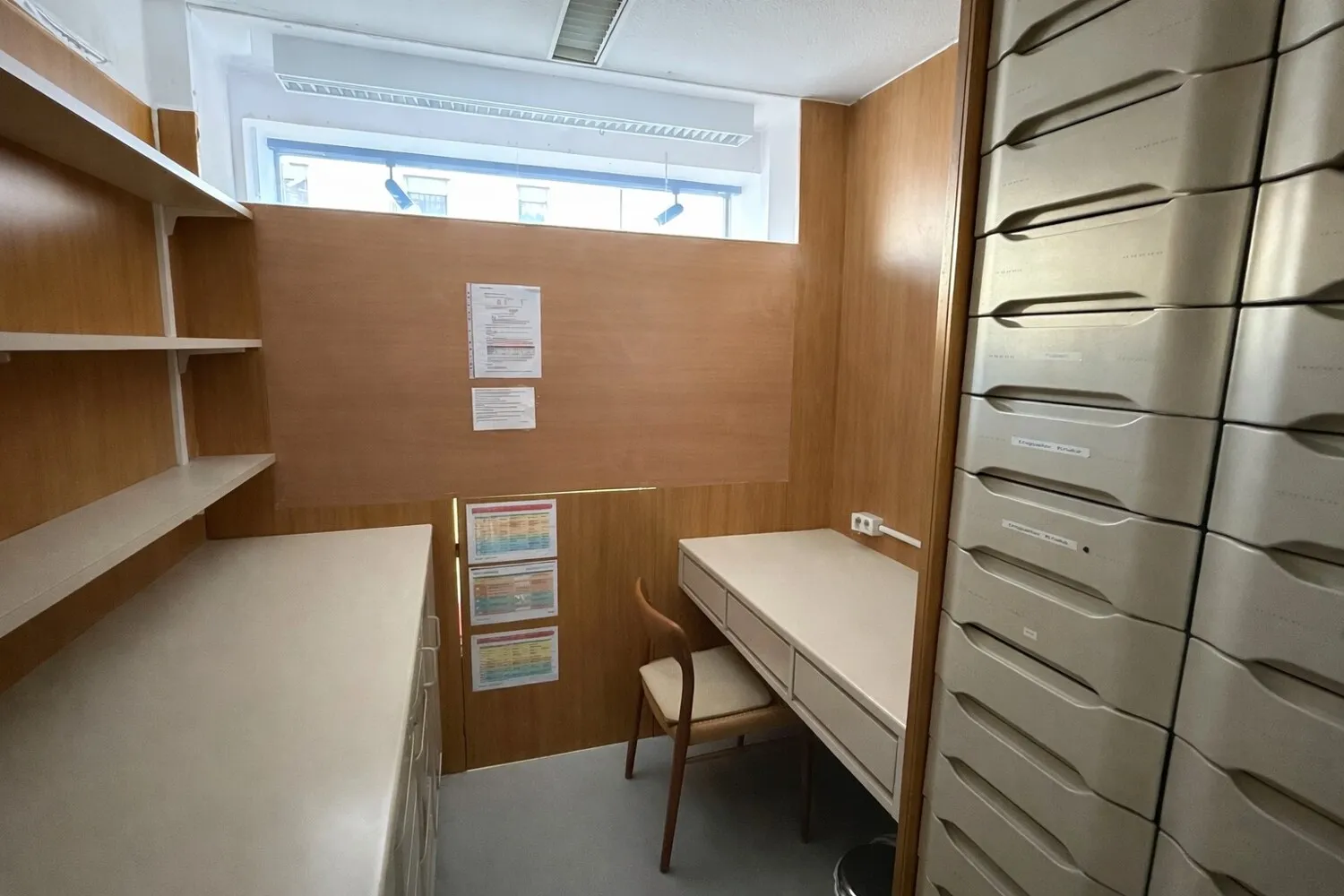 Apotheke Nebenraum Labor