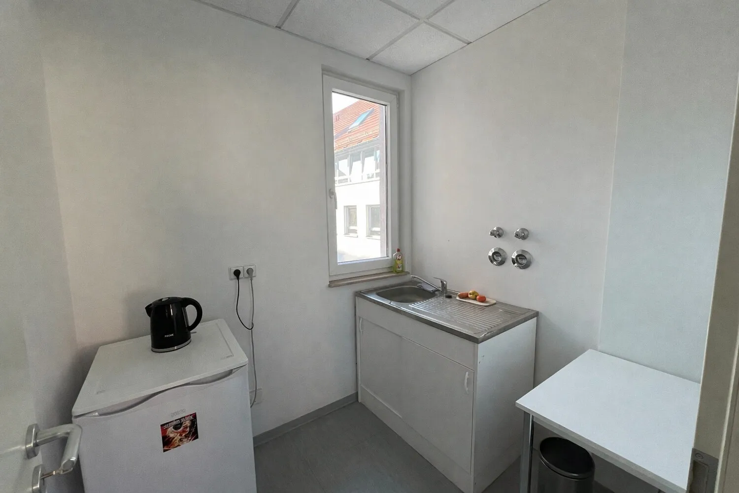 1. OG: Bürofläche: Küche