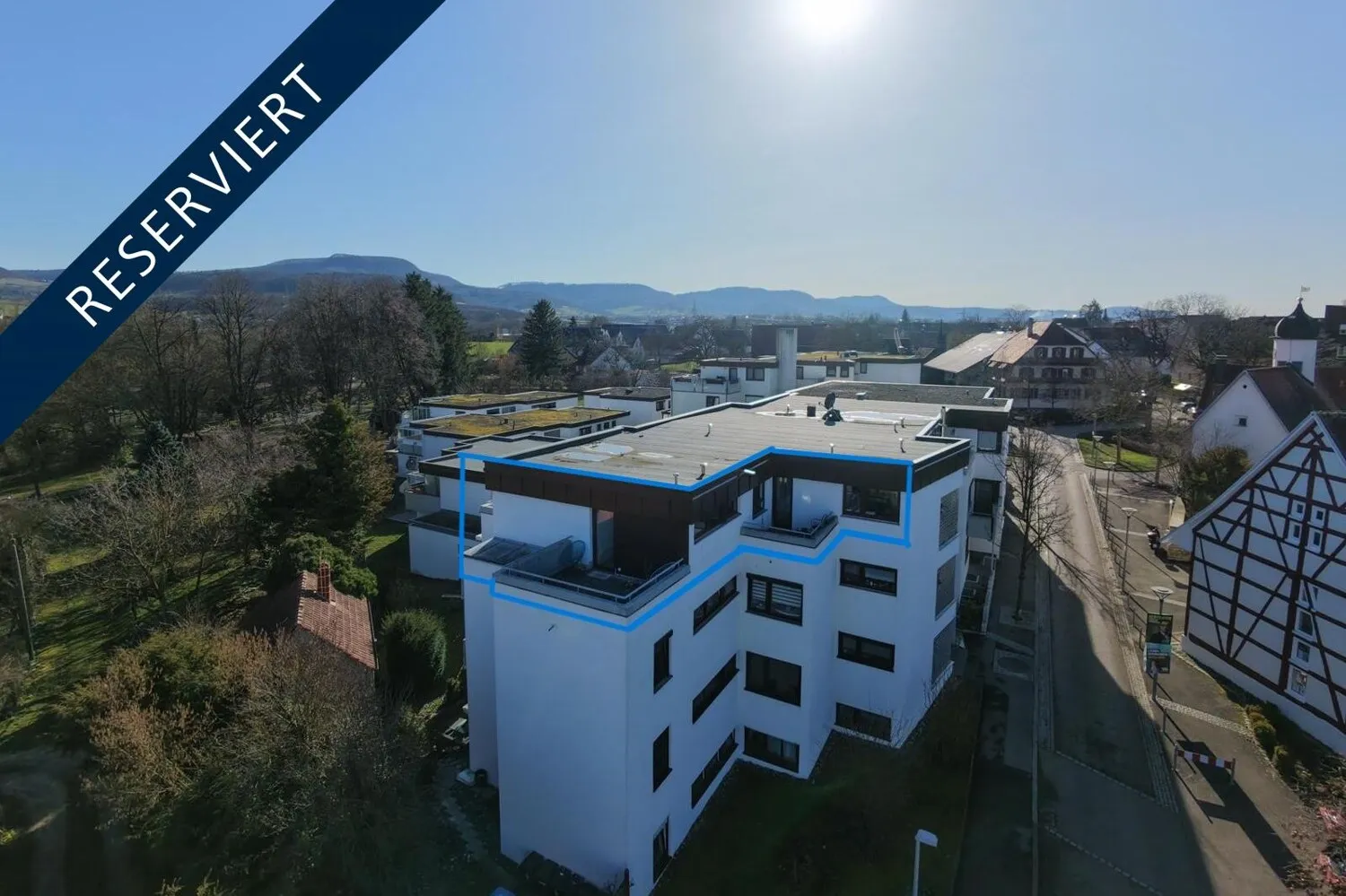 St.Gotthard: Moderne Wohnung mit 4 Dachterrassen und fantastischer Aussicht
