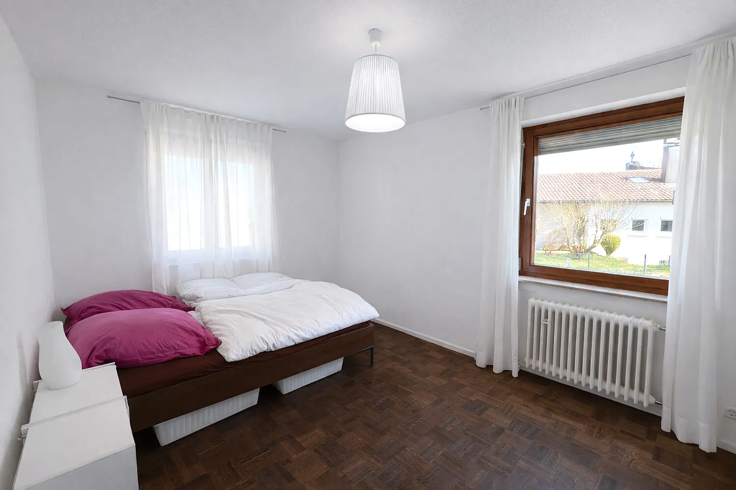 EG: Schlafzimmer 1