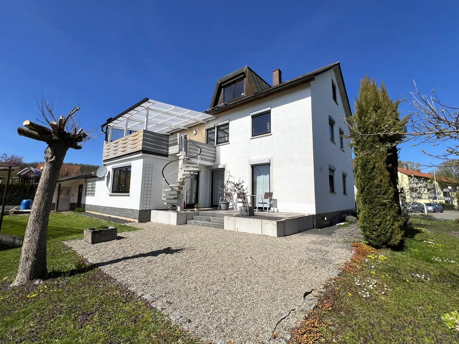 Terrasse und Dachterrasse
