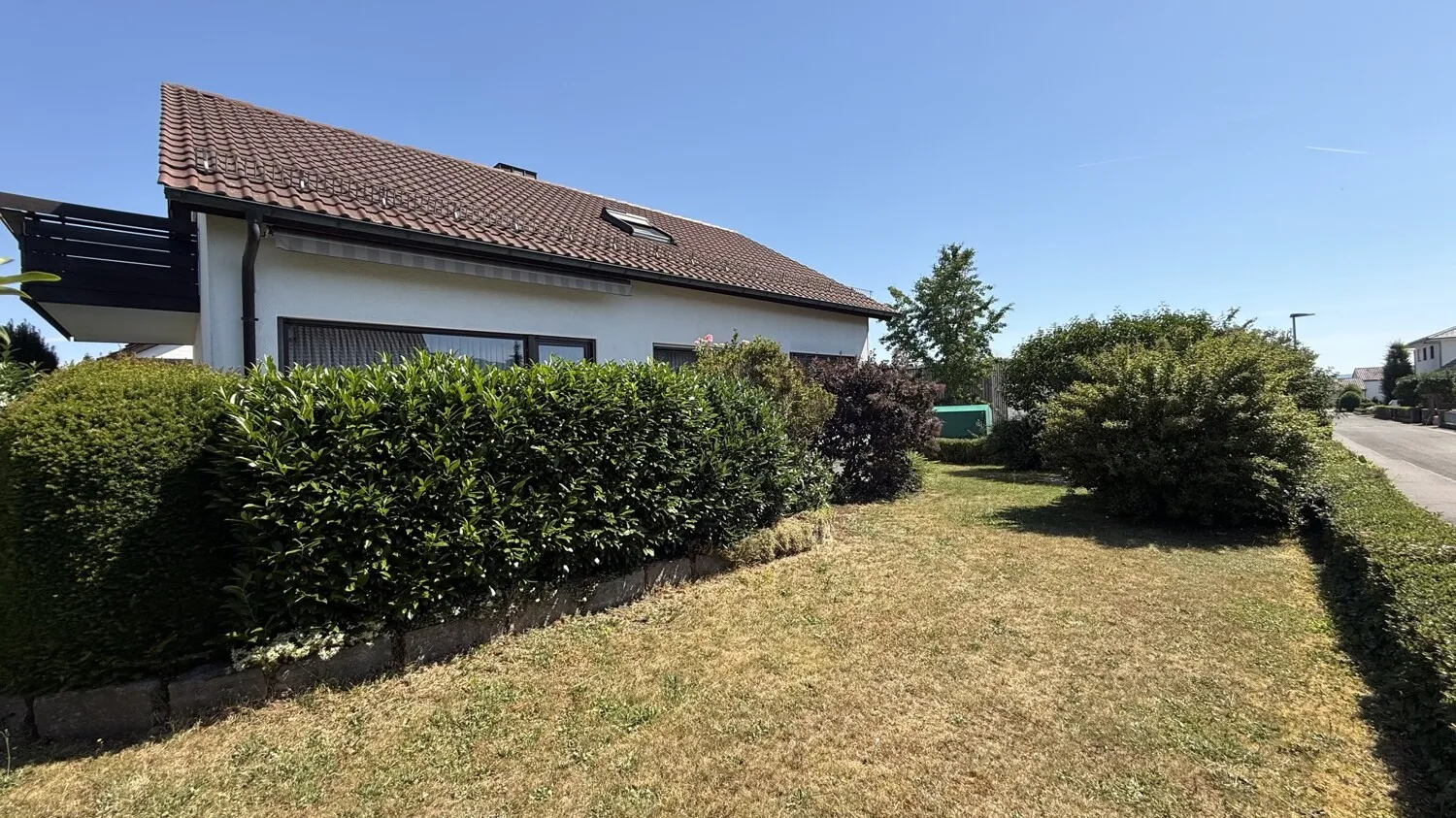 seitlicher Garten
