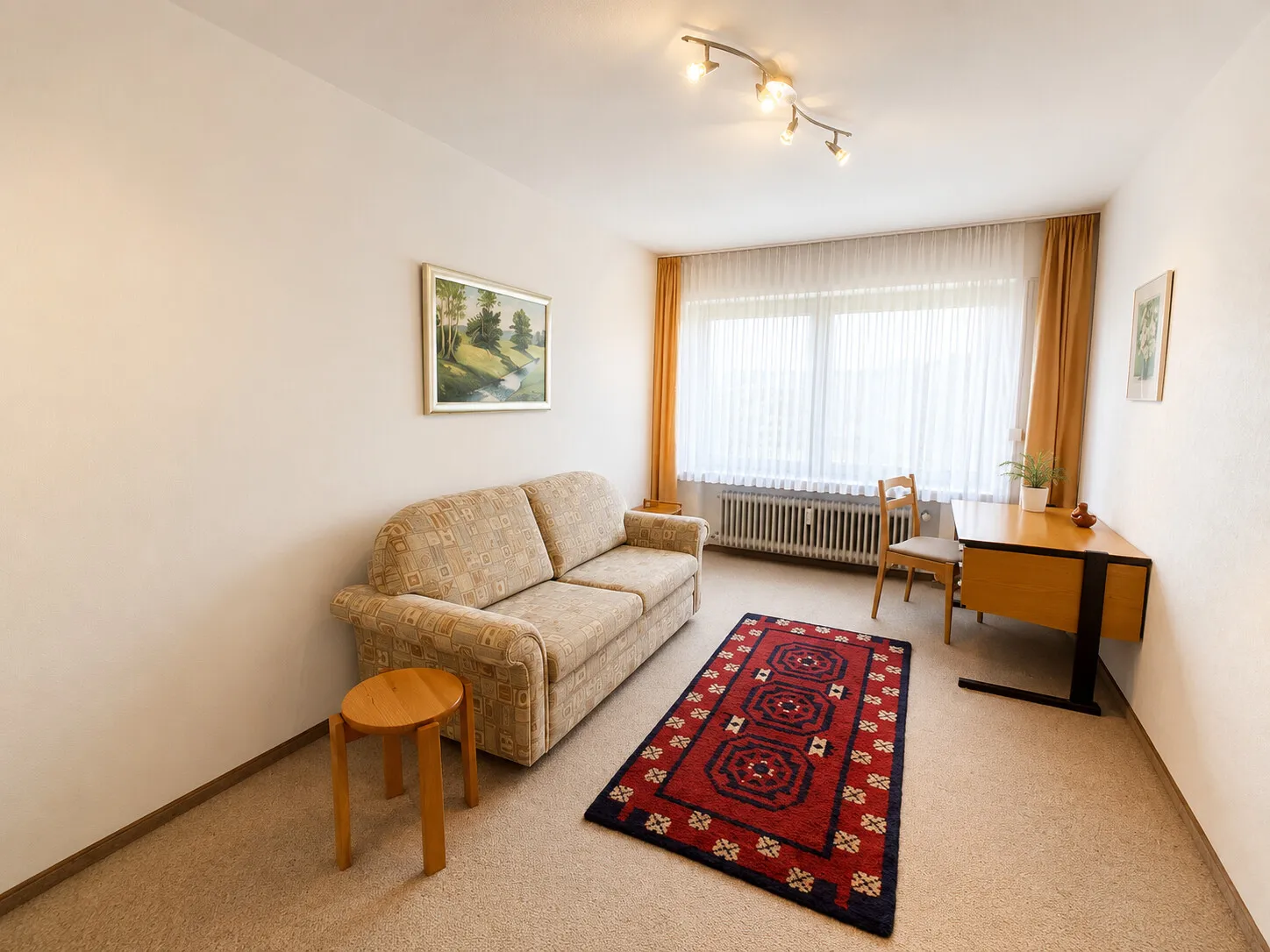 EG: Kinder-/Arbeitszimmer