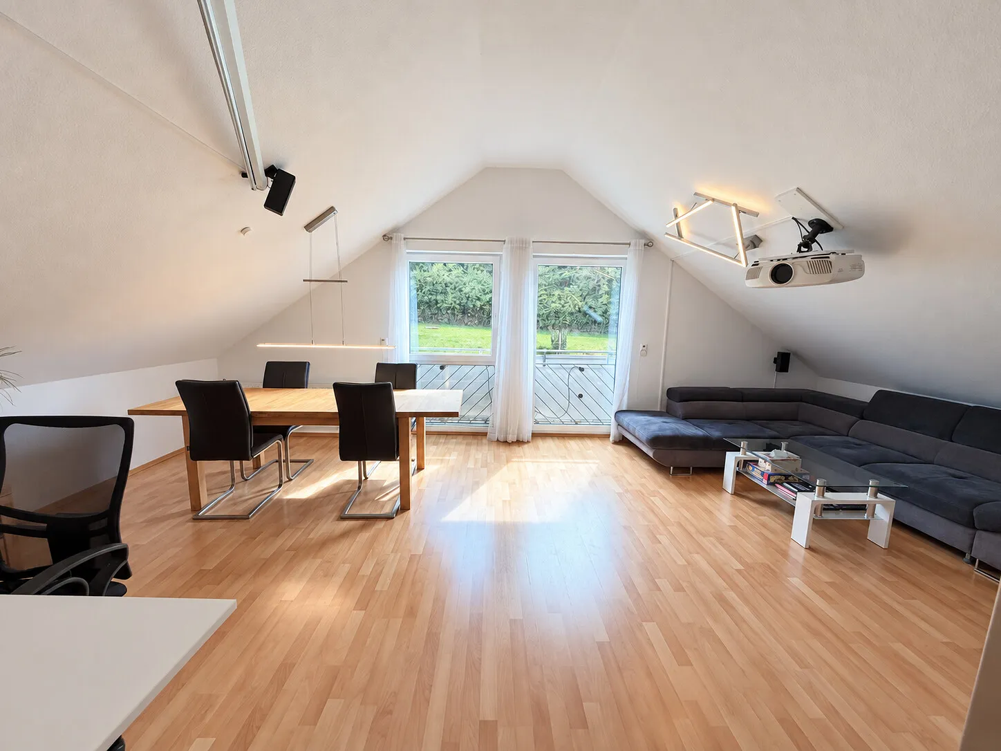 Wohn- und Esszimmer