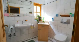 von_poll_real_estate_property_25142010_image_18