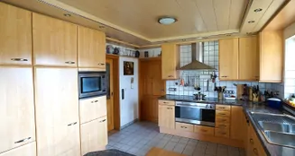 von_poll_real_estate_property_25142010_image_11