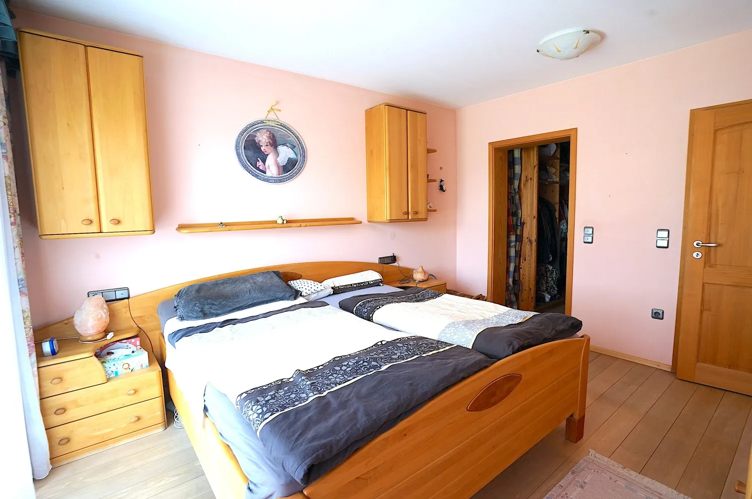 Schlafzimmer 1