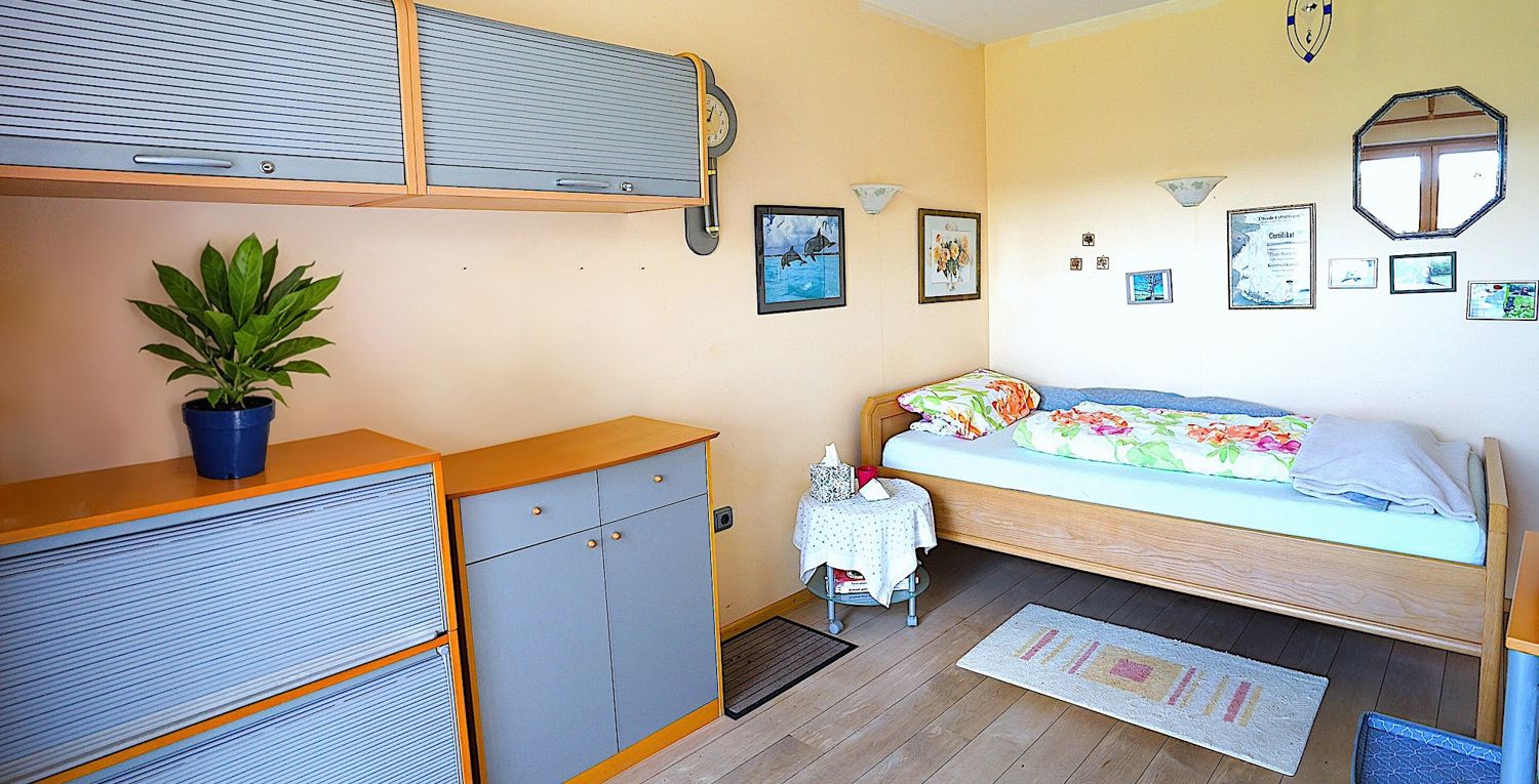 Schlafzimmer 1b