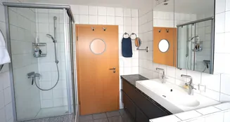 von_poll_real_estate_property_25142004_image_11