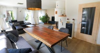 von_poll_real_estate_property_25142017_image_13