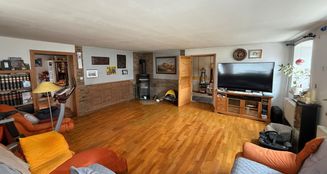 von_poll_real_estate_property_25142019_image_1