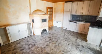 von_poll_real_estate_property_25142021_image_18