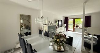 von_poll_real_estate_property_25142023_image_6