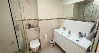von_poll_real_estate_property_25142023_image_10