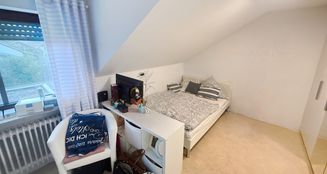 von_poll_real_estate_property_25142023_image_8