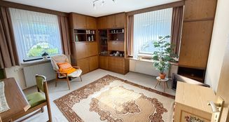 von_poll_real_estate_property_25142025_image_8