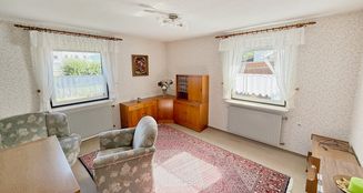 von_poll_real_estate_property_25142025_image_4