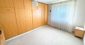von_poll_real_estate_property_25142025_image_7
