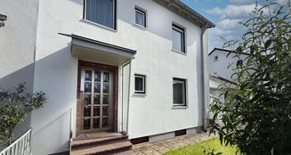von_poll_real_estate_property_25142025_image_0