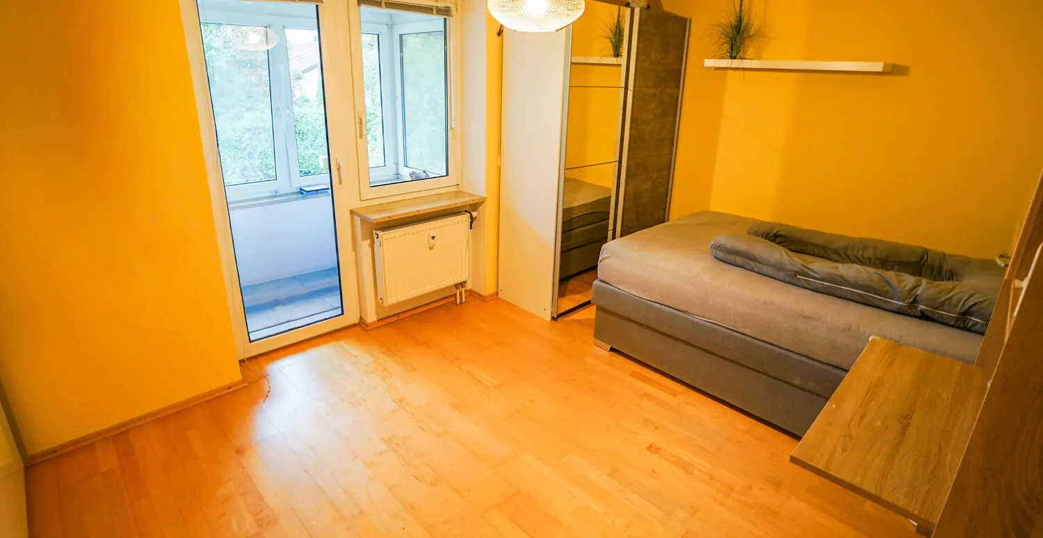 Schlafzimmer mit Loggia