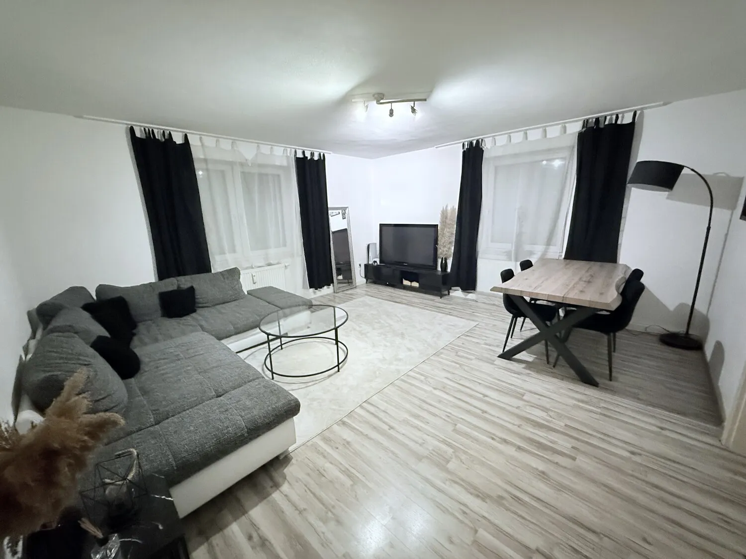 Wohnzimmer 2. OG links