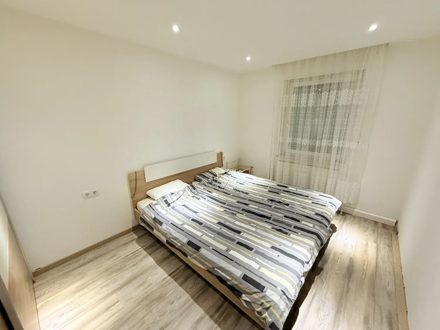 1. OG Mitte Schlafzimmer