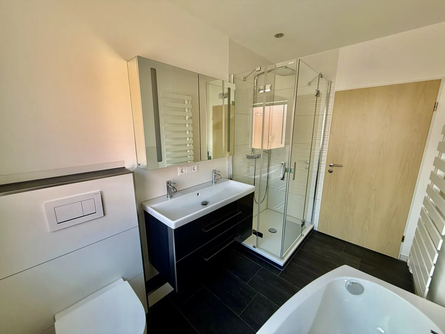 Badezimmer Ansicht 1