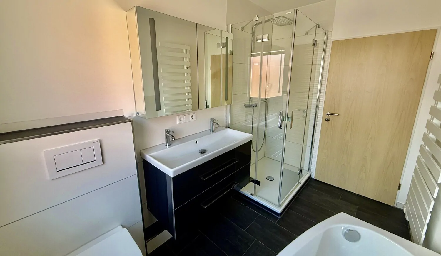 Badezimmer Ansicht 1